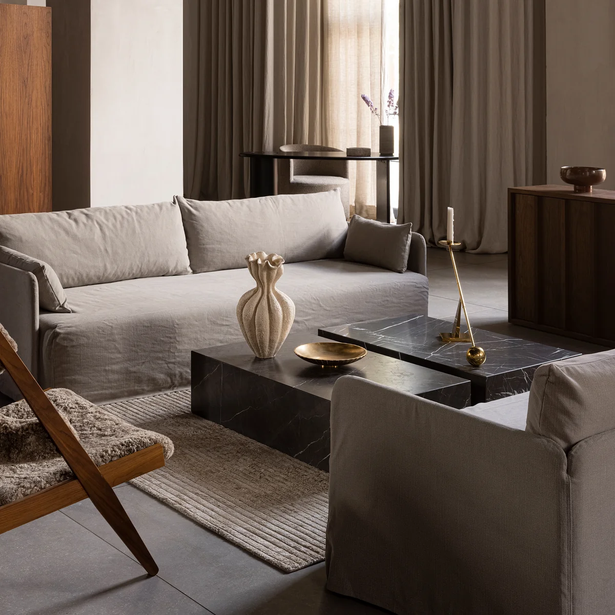 Interconnect Kerzenständer und Plinth von Audo