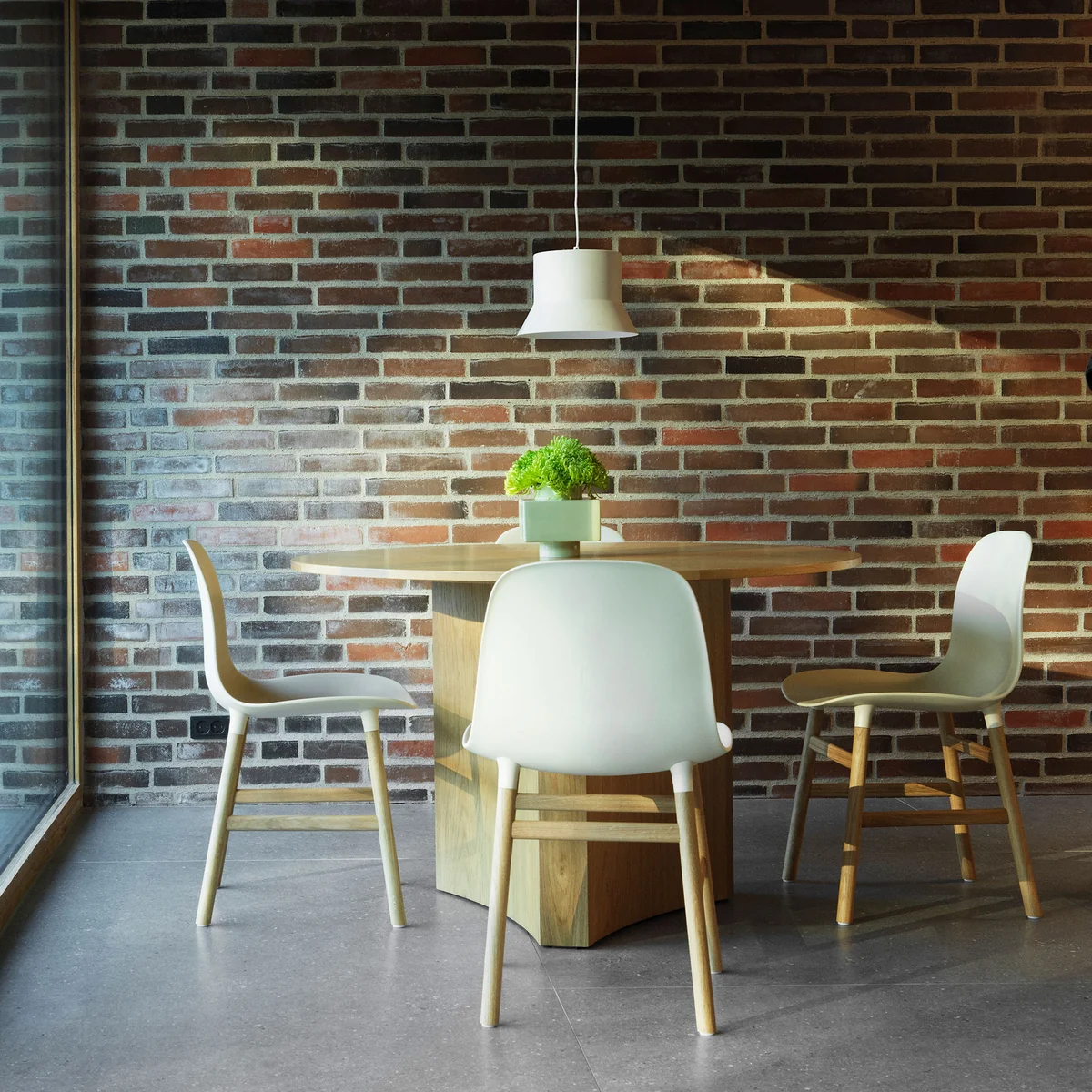 Form Stuhl, Eiche / weiß von Normann Copenhagen