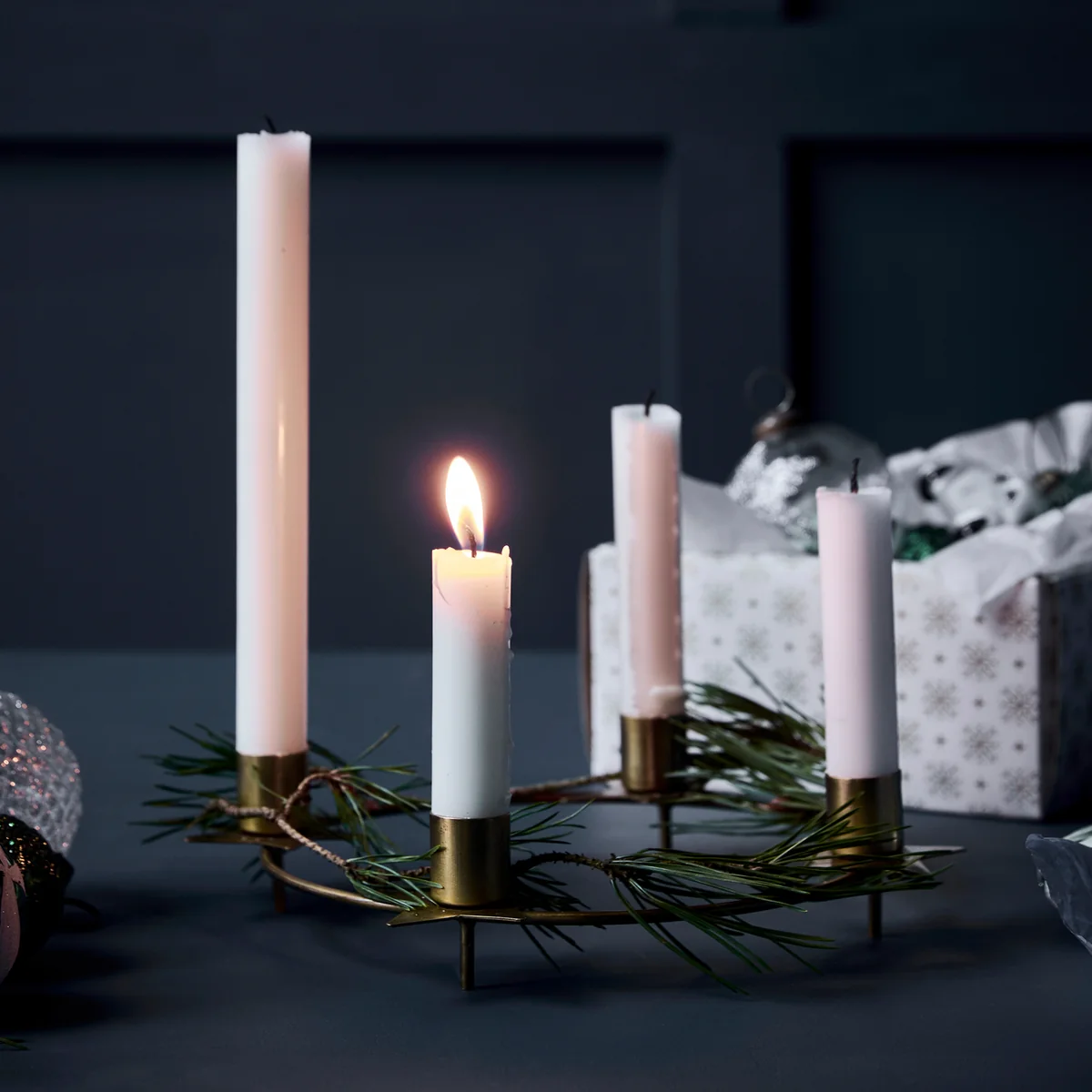 House Doctor - Stage Kerzenständer Ø 25 x 5 cm, antikes messing