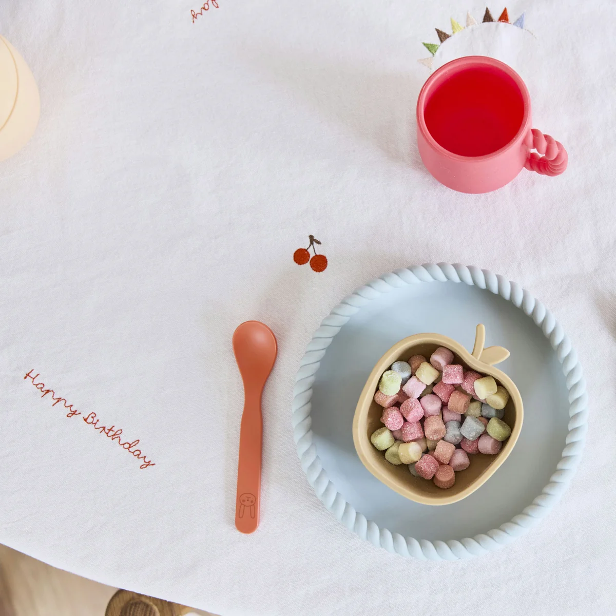 OYOY - Geburtstagstischdecke