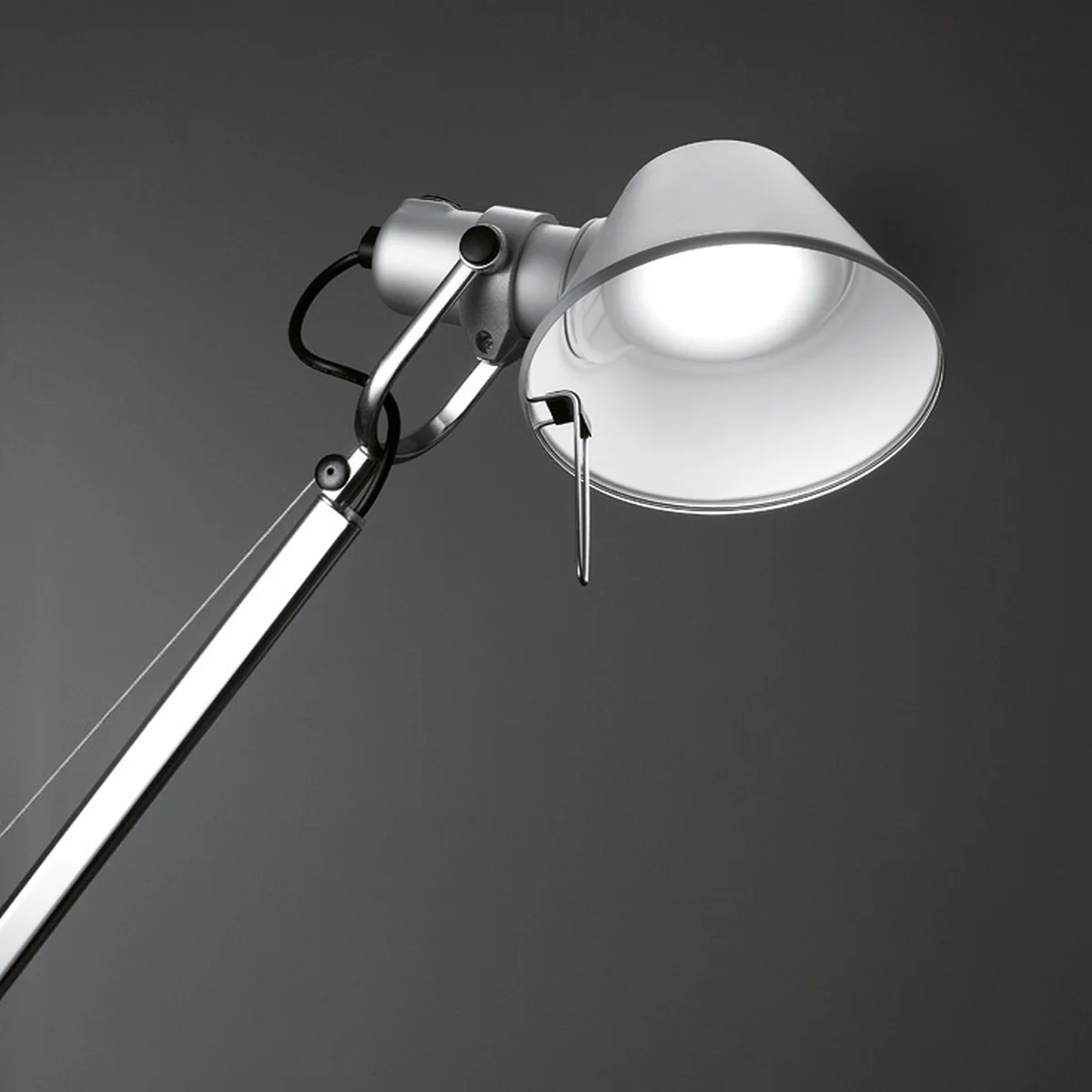Artemide - Tolomeo Tavolo LED-Schreibtischleuchte, alusilber
