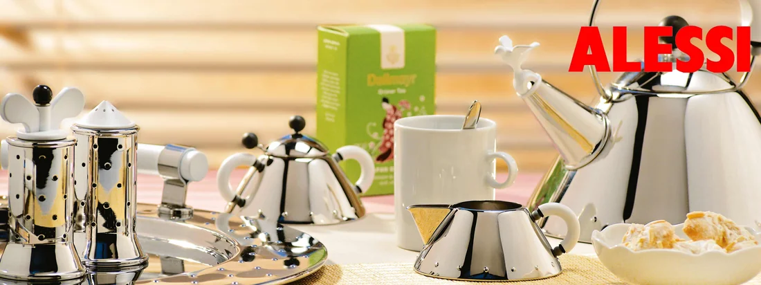 Die Marke Alessi betitelt das breite Sortiment der erlesensten, großindustriell gefertigten Design-Klassiker im Bereich der Haushaltsprodukte für die Küche.