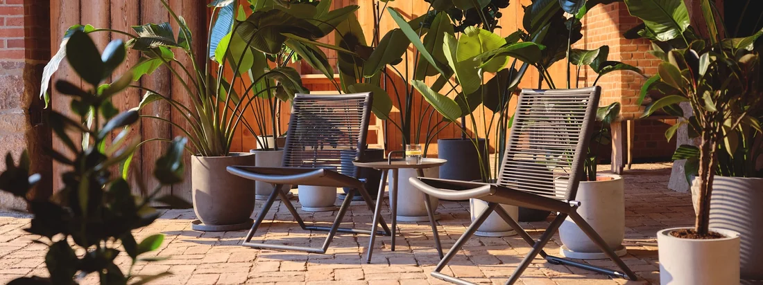 Sobald die Tage länger und die Nächte milder werden, zieht es uns nach draußen. Der Wohnbereich wird mit jedem Sonnentag ein Stück mehr nach draußen erweitert. Wer liebt nicht die frische Luft und die sanfte Wärme der ersten Sonnenstrahlen? Balkon, Terrasse und Garten sind ein wichtiger Bestandteil unserer Lebensqualität.