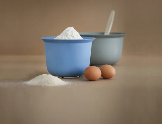 Finden Sie Backutensilien wie Teigrollen, Messbecher, Küchenwaagen und mehr ...