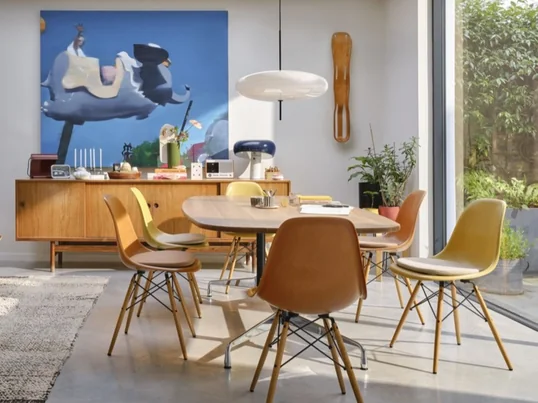 Jedes Jahr überrascht uns Vitra mit den Neuheiten für den Winter. So auch dieses Jahr. Entdecke die Vitra Home Stories for Winter 2022/23.