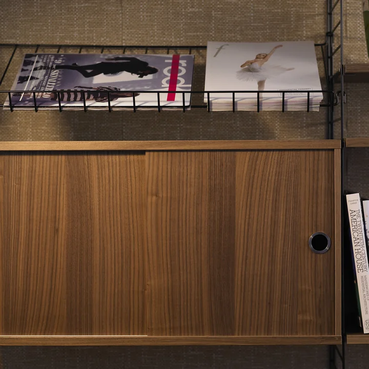 String Regalsystem, schwarz / Walnuss