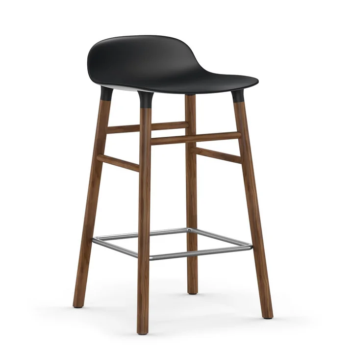 Form Barhocker 65 cm Gestell Walnuss / Schwarz von Normann Copenhagen