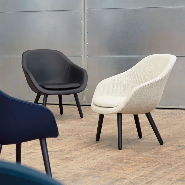 About A Lounge Chair AAL 82 von HAY