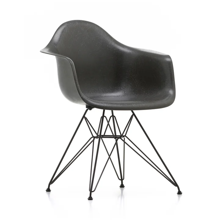 Eames Fiberglass Armchair DAR von Vitra in basic dark / Eames elephant hide grey