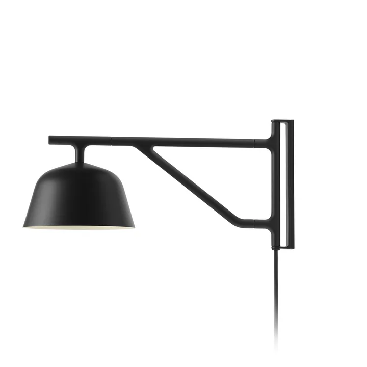 Ambit Wandleuchte in schwarz von Muuto
