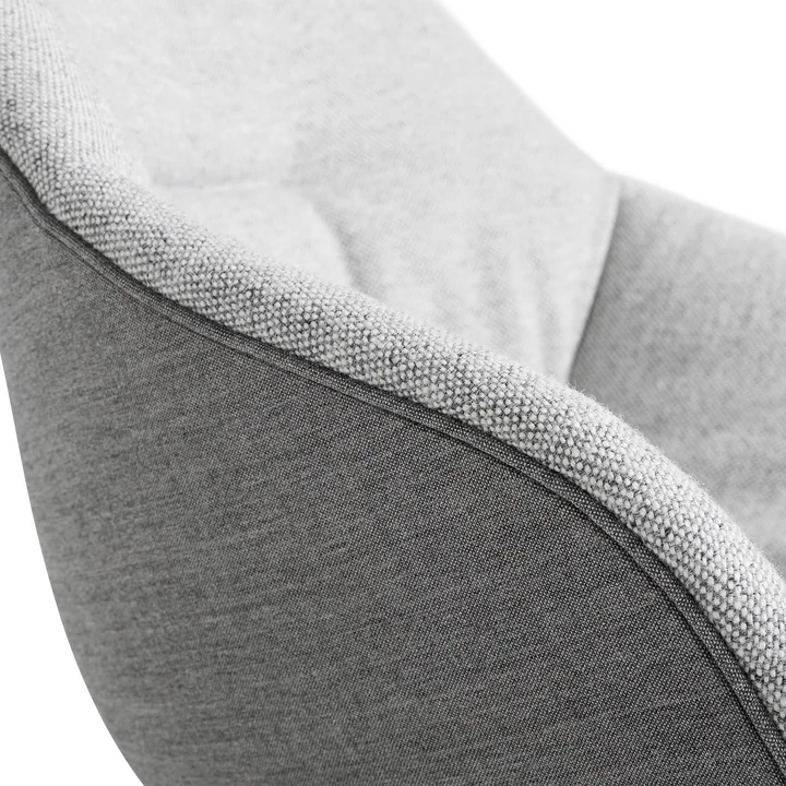 About A Chair AAC 123 Soft Duo, Eiche matt lackiert / Innenpolster Hallingdal 116 von HAY