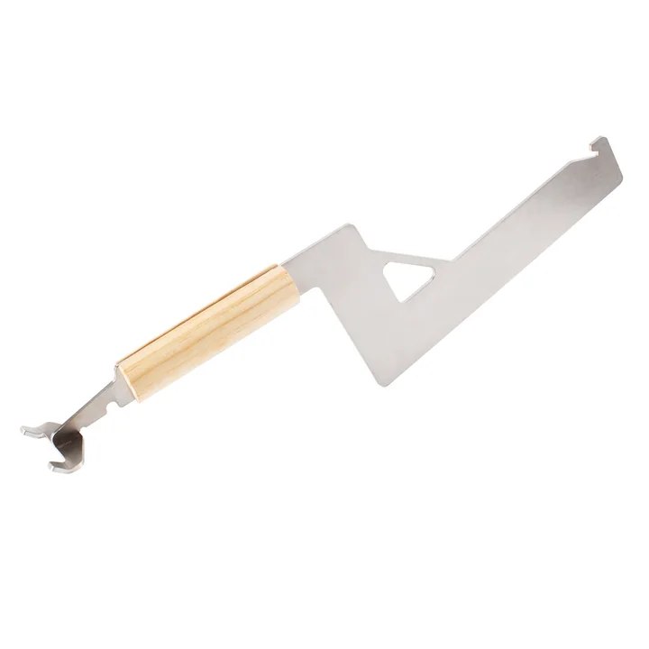 Der Holzkohleschieber für den Outdoor Stahlofen von Weltevree