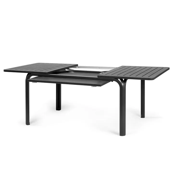 Der Alloro 140 Ausziehtisch von Nardi lässt sich um 70 cm verlängern