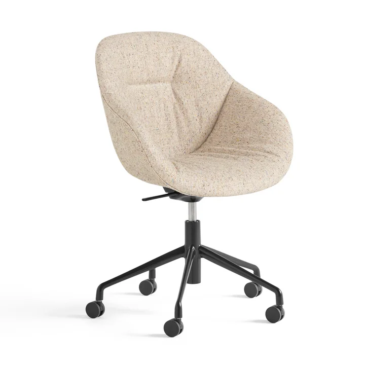 About A Chair AAC 155 Soft von HAY in der Farbe Bolgheri / schwarz