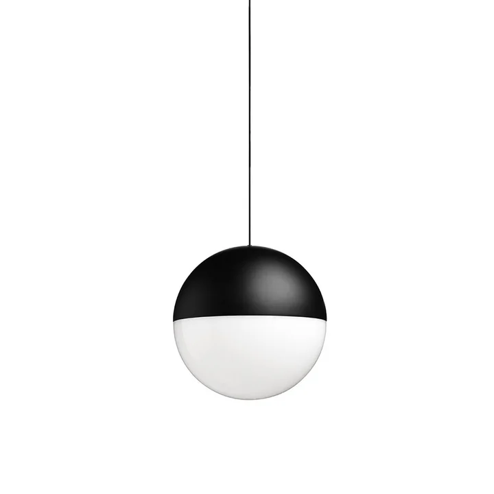 String Light Pendelleuchte Kugelkopf von Flos in schwarz