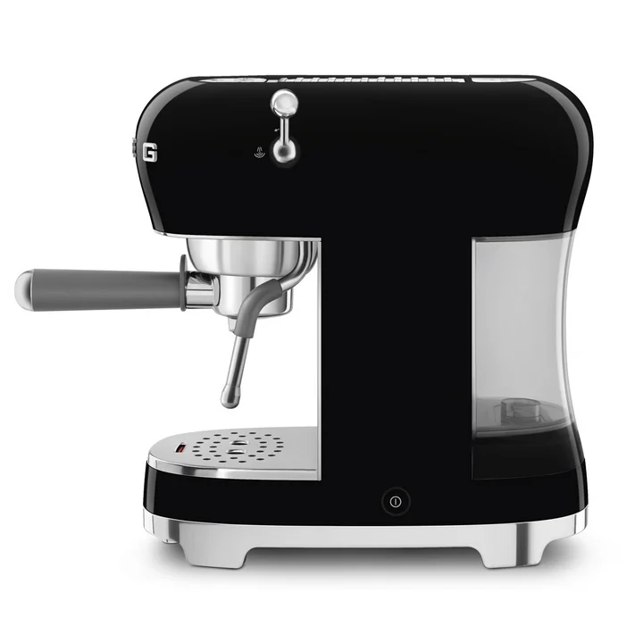 Espresso-Kaffeemaschine mit Siebträger von Smeg