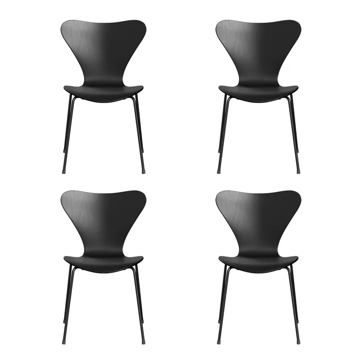 Fritz Hansen - Serie 7 Stuhl, Monochrom Esche schwarz gefärbt / Gestell schwarz (4er Set)