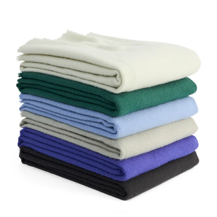 Mono Wolldecke, 130 x 180 cm von HAY