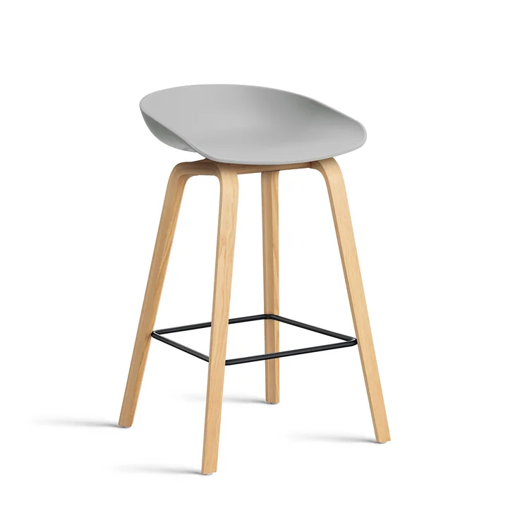 HAY - About A Stool AAS 32 H 65 cm, Eiche lackiert / Stahl schwarz / concrete grey 2.0 