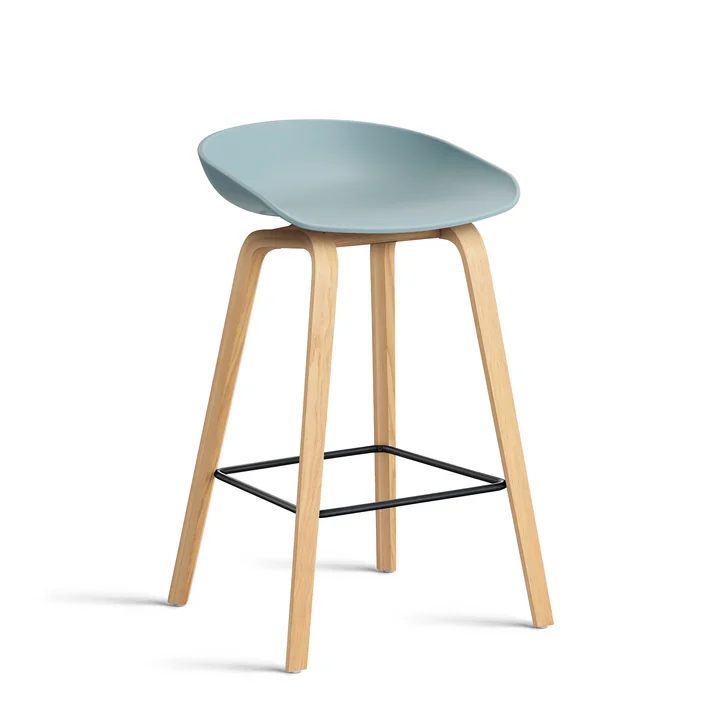 HAY - About A Stool AAS 32 H 65 cm, Eiche lackiert / Stahl schwarz / dusty blue 2.0 