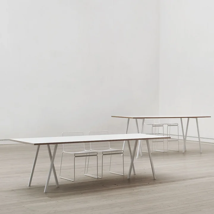 Loop Stand Tisch von HAY in weiß