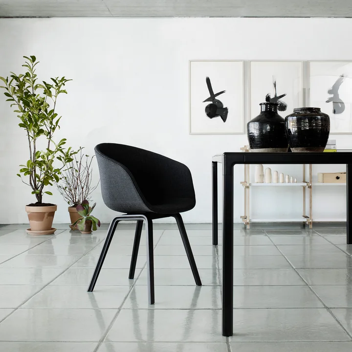 About A Chair AAC 23 von HAY