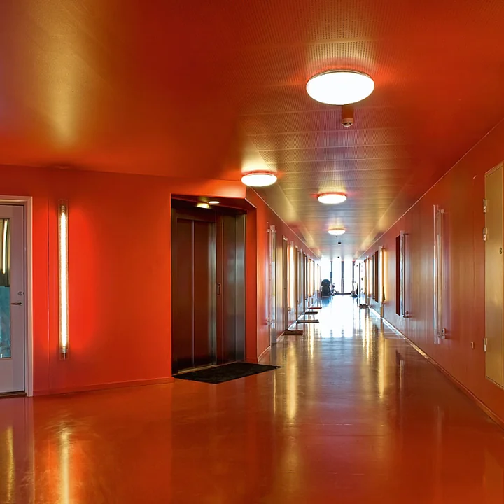  Silverback LED Decken- und Wandleuchte von Louis Poulsen