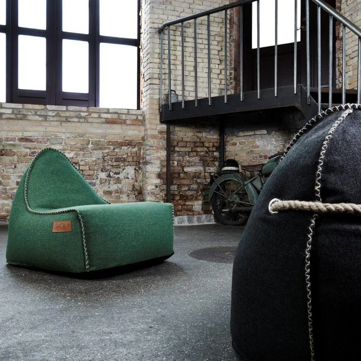 Der Retro it Indoor Sitzsack von Sack it bringt ein heimeliges Gefühl ins Ambiente