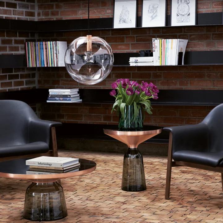 ClassiCon Vase, Beistelltisch und Pendelleuchte