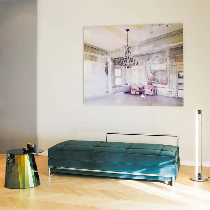 Pli Side Table und Tube Light LED Leuchte