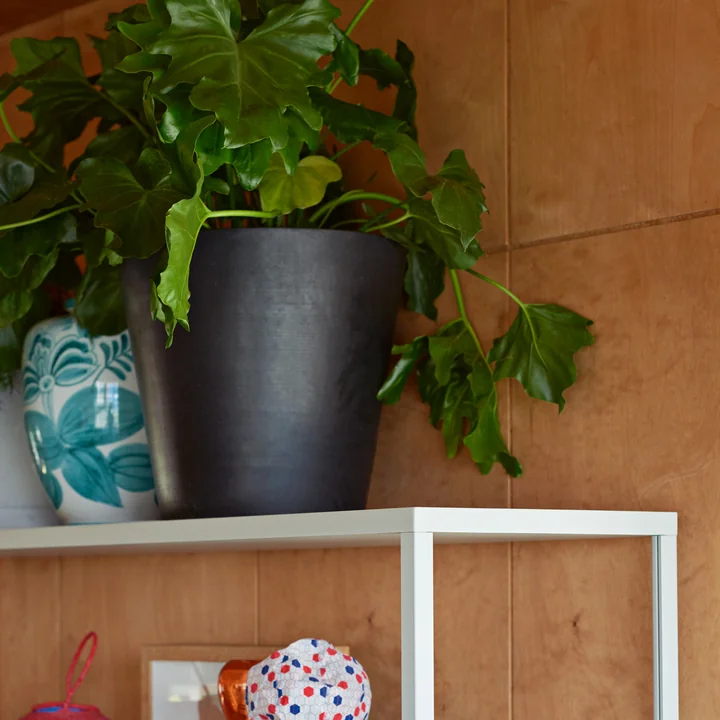 Der HAY - Blumentopf mit Untersetzer XXL in schwarz