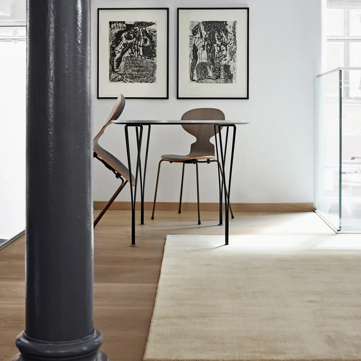 Der Massimo - Earth Bamboo Teppich in der Essecke platziert