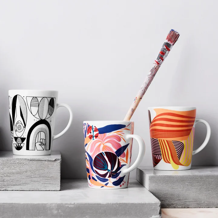 Die Iittala - Graphics Becher, 0.4 l stilvoll arrangiert