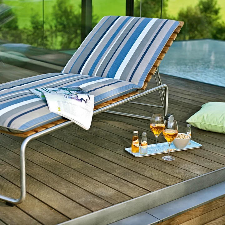 Die Weishäupl - Prato Liege mit Auflage am Pool