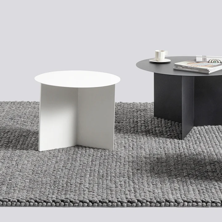 Der Slit Table Round von HAY