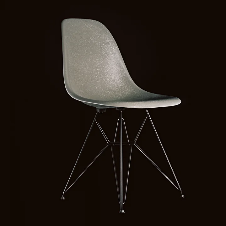 Eames Fiberglass Side Chair DSR von Vitra