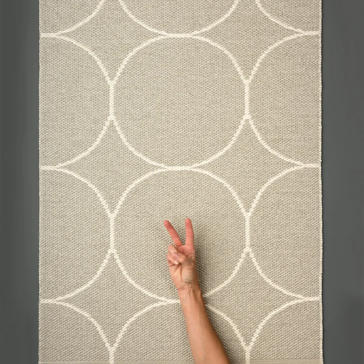 Boo Wendeteppich in linen / vanilla von Pappelina