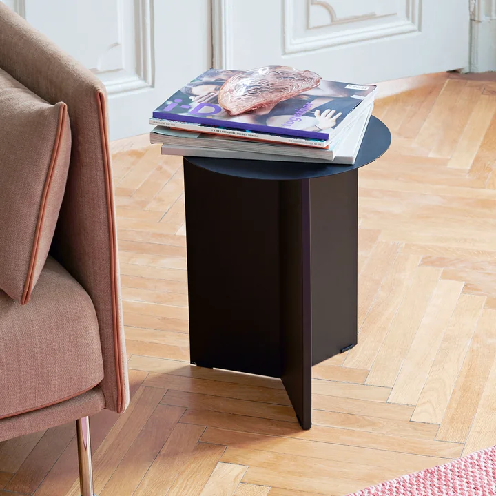 Slit Table High Ø 35 x 47 cm von HAY in schwarz