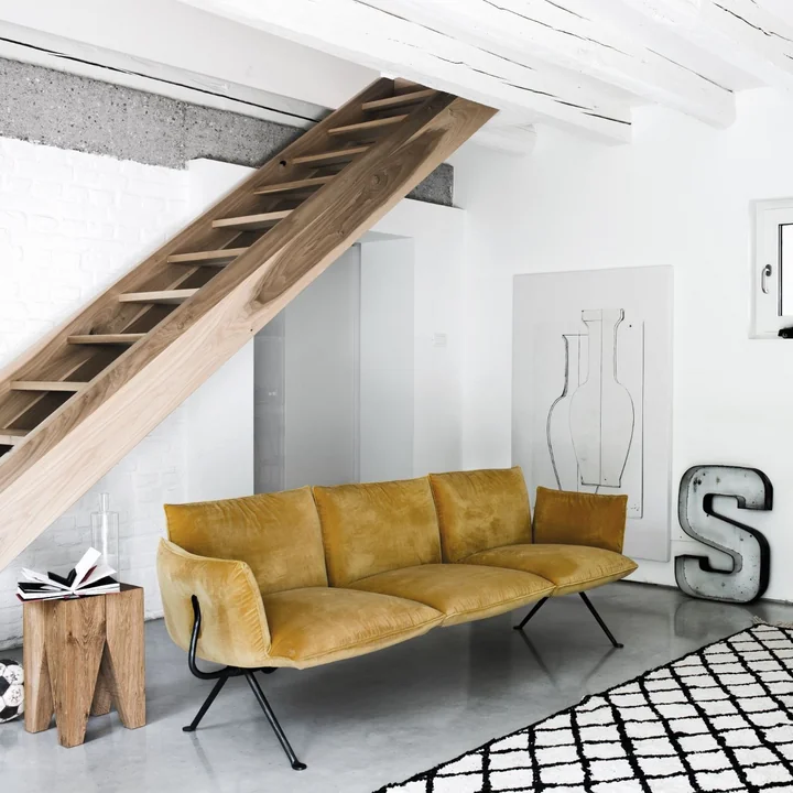 Officina Sofa von Magis im Wohnbereich