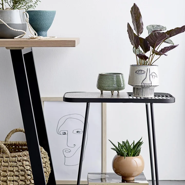 Steingut Übertopf mit Gesicht von Bloomingville