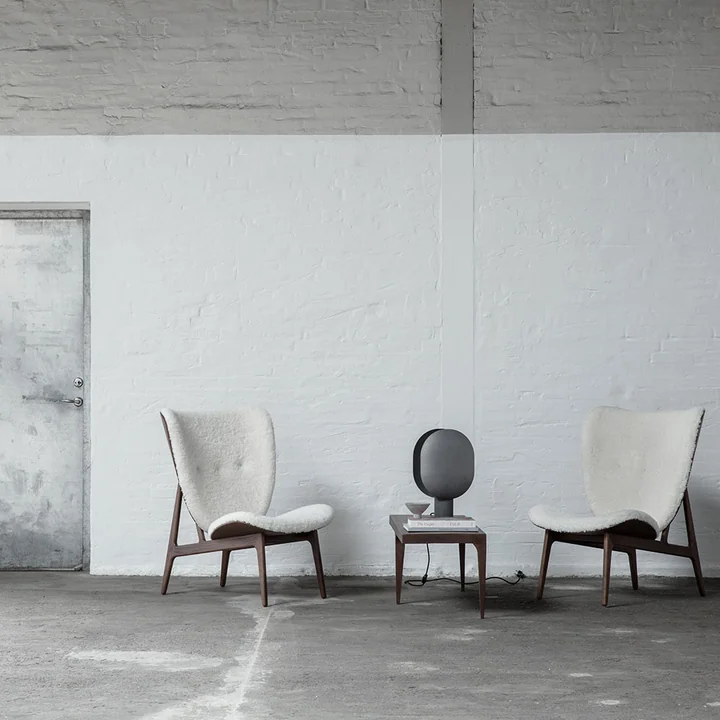 Elephant Lounge Sessel von Norr11 in Eiche geräuchert / Schaffell off-white