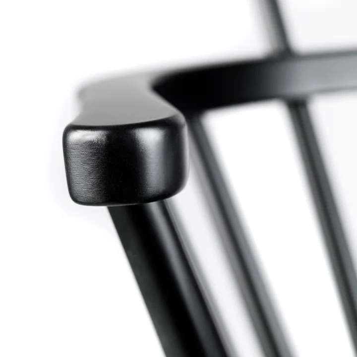  J52B Armlehnenstuhl, Buche schwarz von FDB Møbler im Detail 