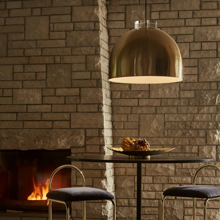  Luceo Pendelleuchte von AYTM über dem Esstisch 