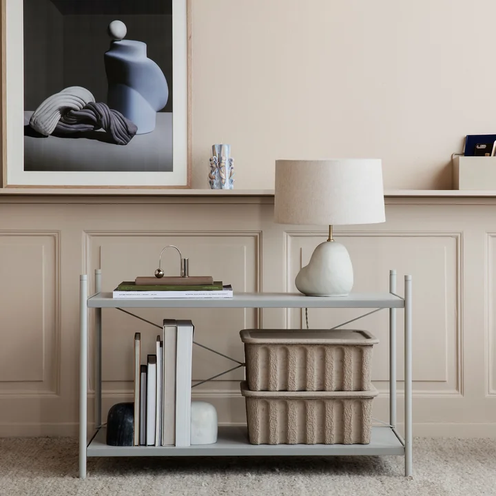 Hebe Leuchte und Nexus Poster von Ferm Living