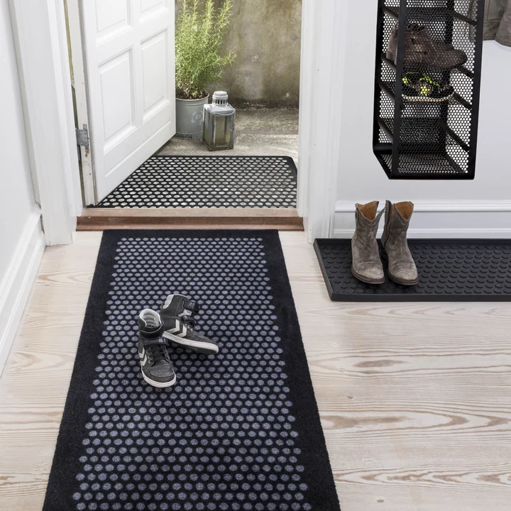 Wand-Schuhregal 77 x 35 cm von tica copenhagen in schwarz