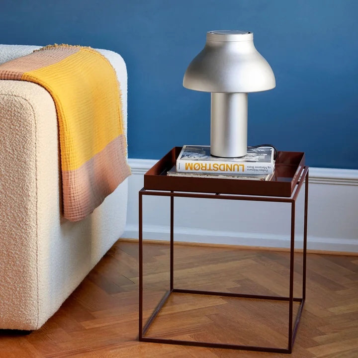 Tray Table 40 x 40 cm von HAY in chocolate glänzend