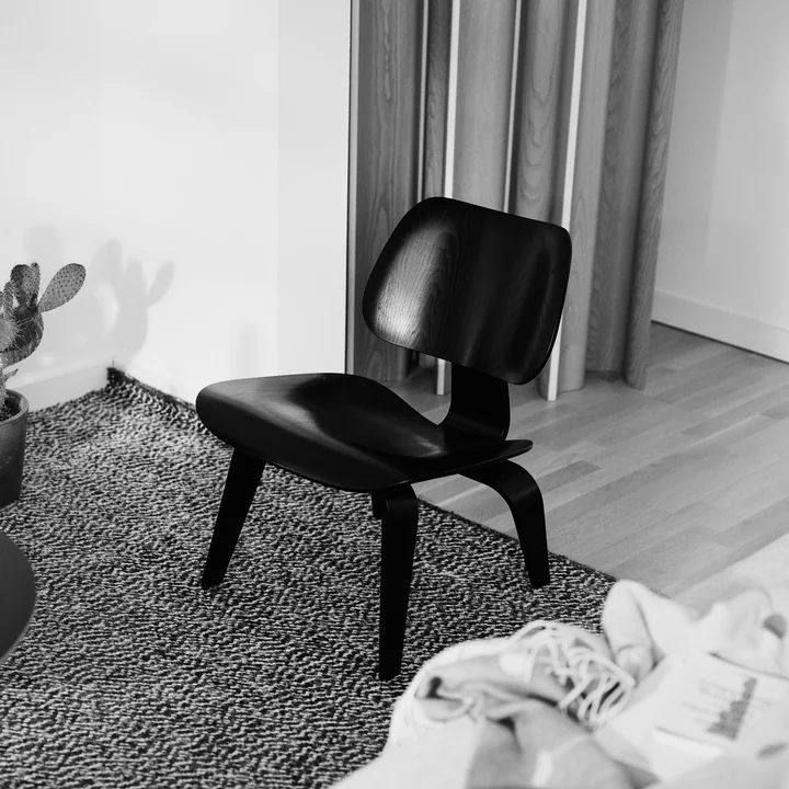 Vitra - Plywood Group LCW, schwarz