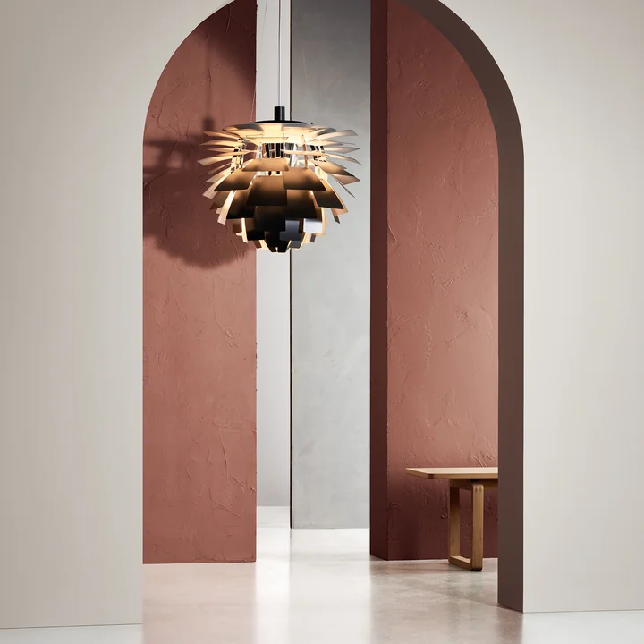 Die PH Artichoke von Louis Poulsen im Eingang des Flurs