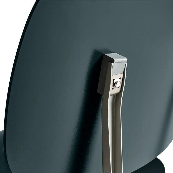 Der Revolt Chair, beige / granitgrau von HAY