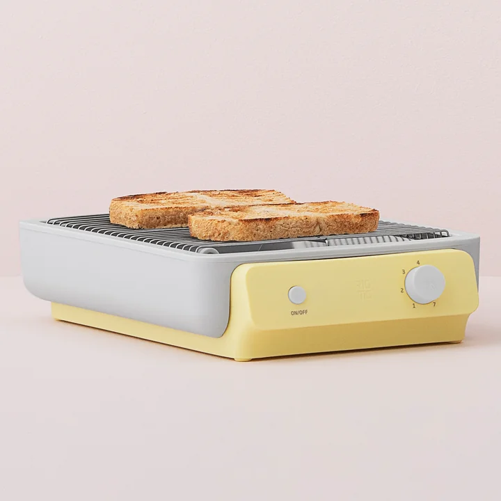 Der Foodie Flachtoaster von Rig-Tig by Stelton in hellgelb ist ein besonders schöner Hingucker